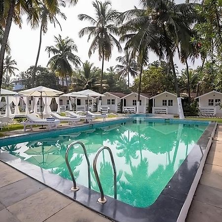 Seabliss Cottages Morjim Bagian luar foto