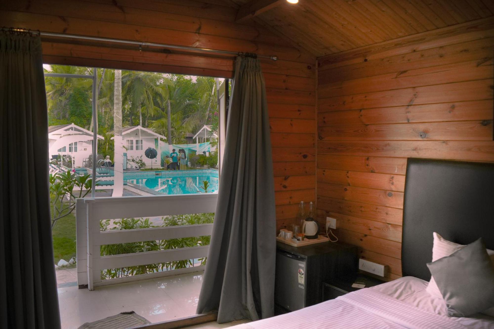 Seabliss Cottages Morjim Bagian luar foto