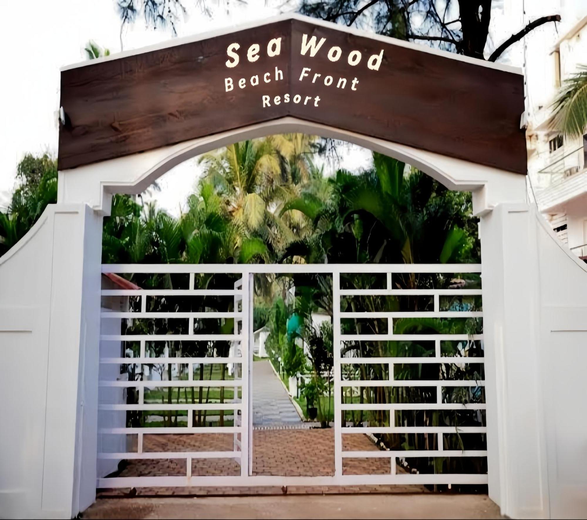 Seabliss Cottages Morjim Bagian luar foto